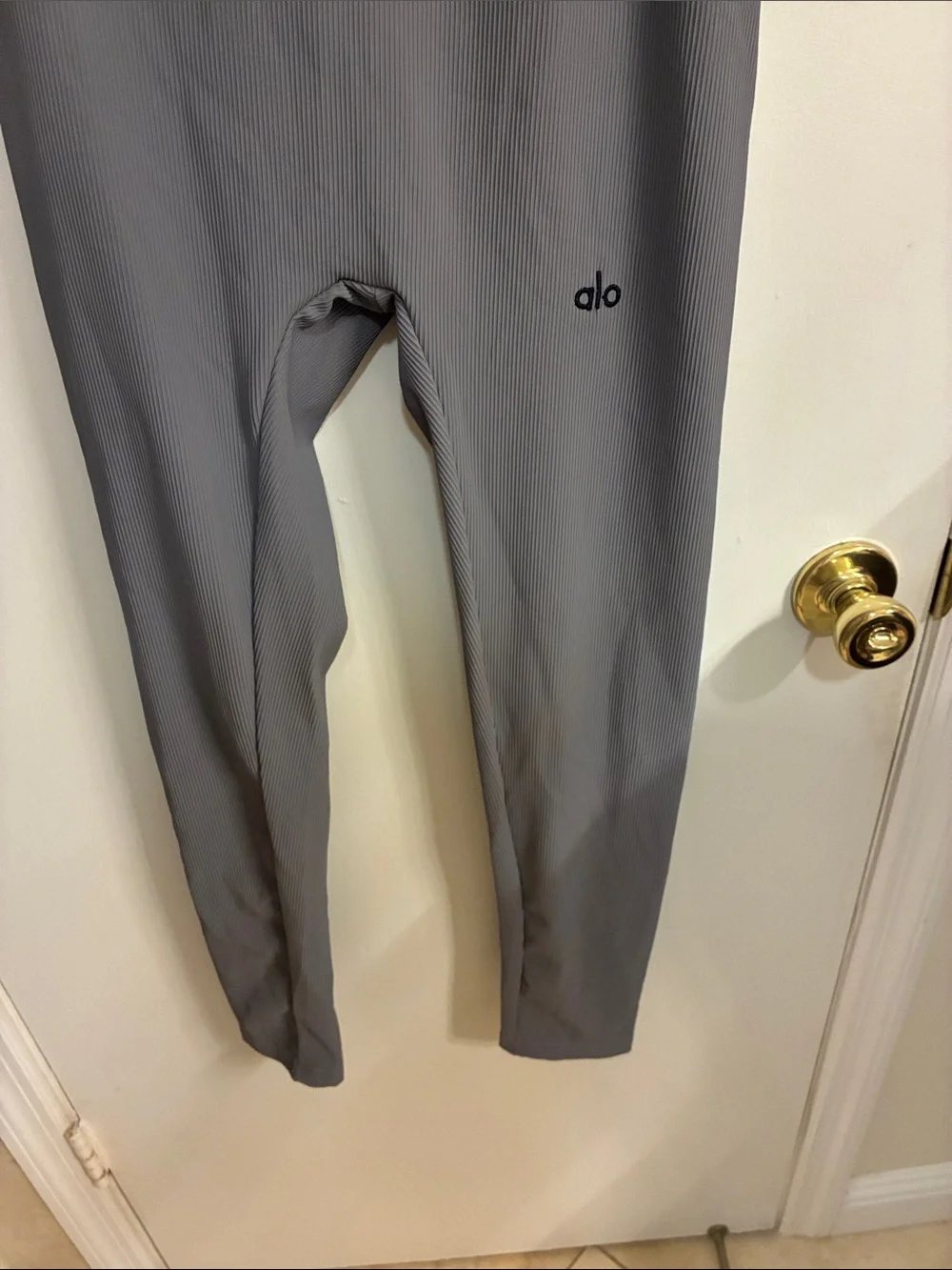 ALO Yoga High-Waist Leggings in Gray Sz M